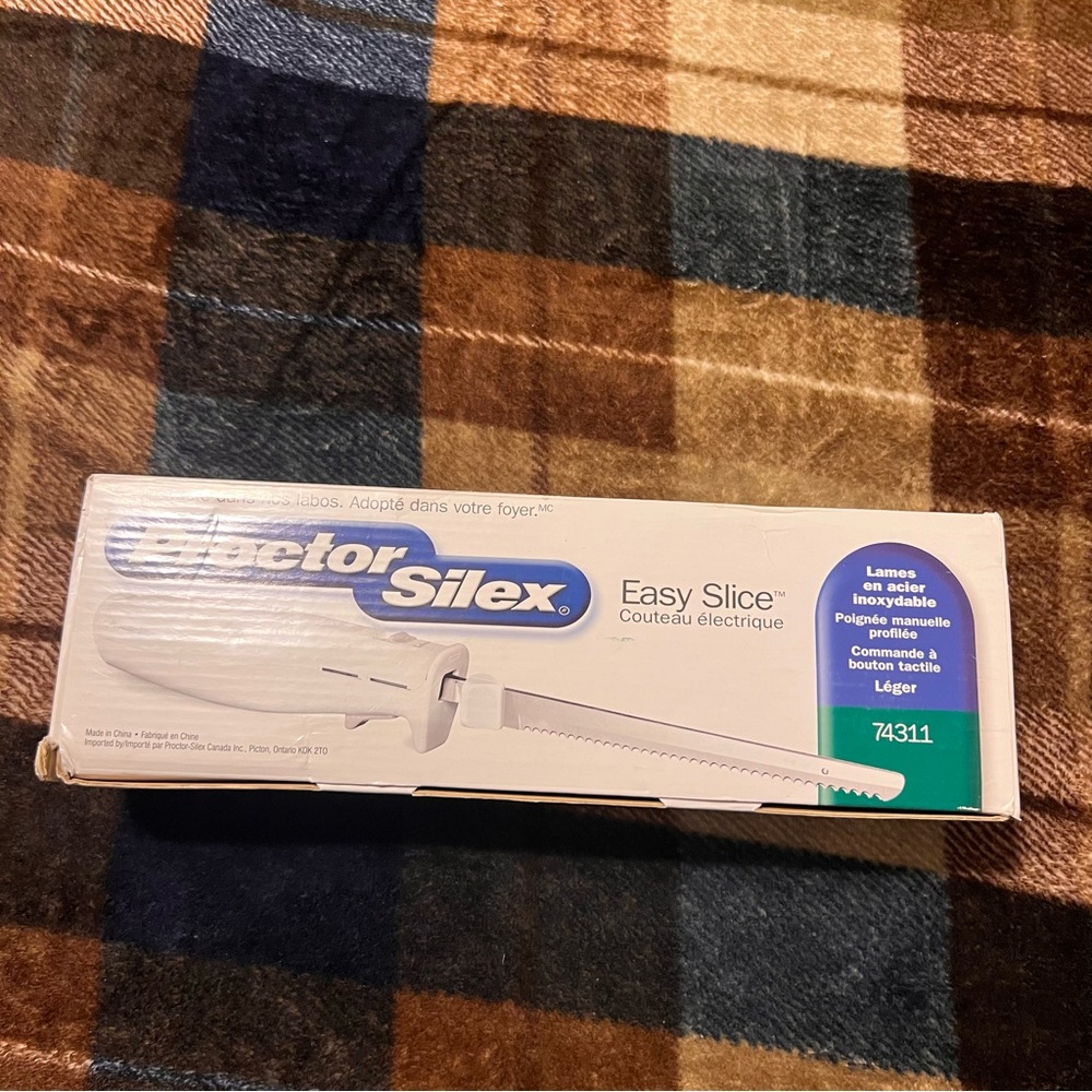 NWT Proctor Silex Electric Carving Knife with Stainless Steel Blades